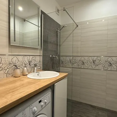 Park Apartment
